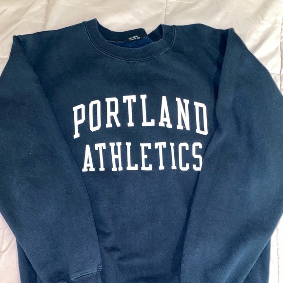 Brandy Melville Sweaters - Brandy Melville sweater